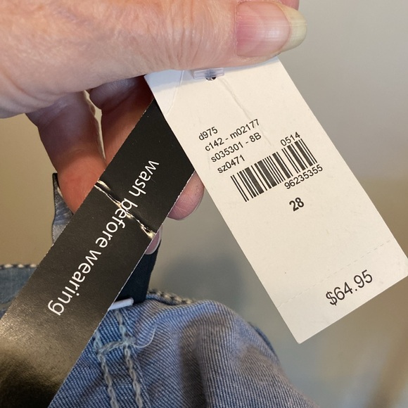 NWT Lane Bryant Capri Jeans w/zipper & button. Comfort Waist. 5 Pocket Style. - Picture 7 of 9